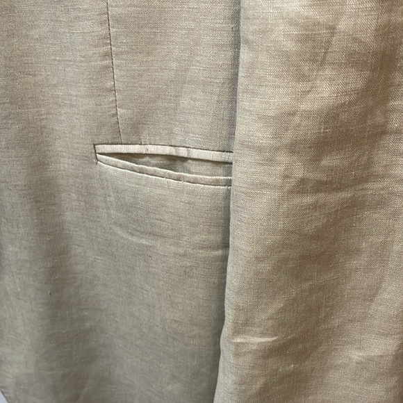 Jos. A. Bank Men’s Linen Blazer - Picture 3 of 10